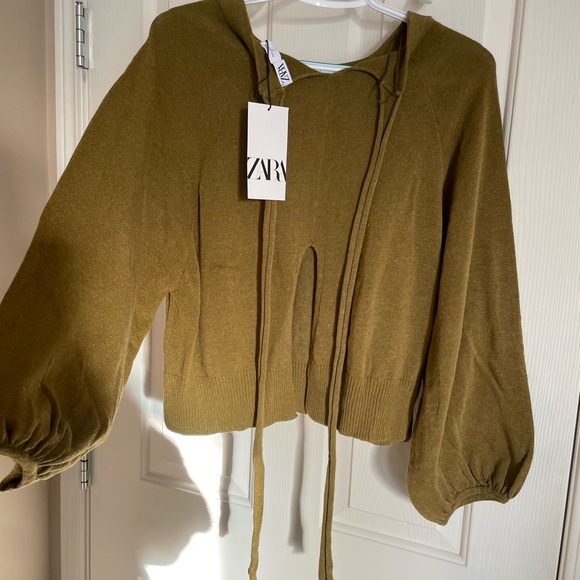 Woman’s sweater - Picture 2 of 5